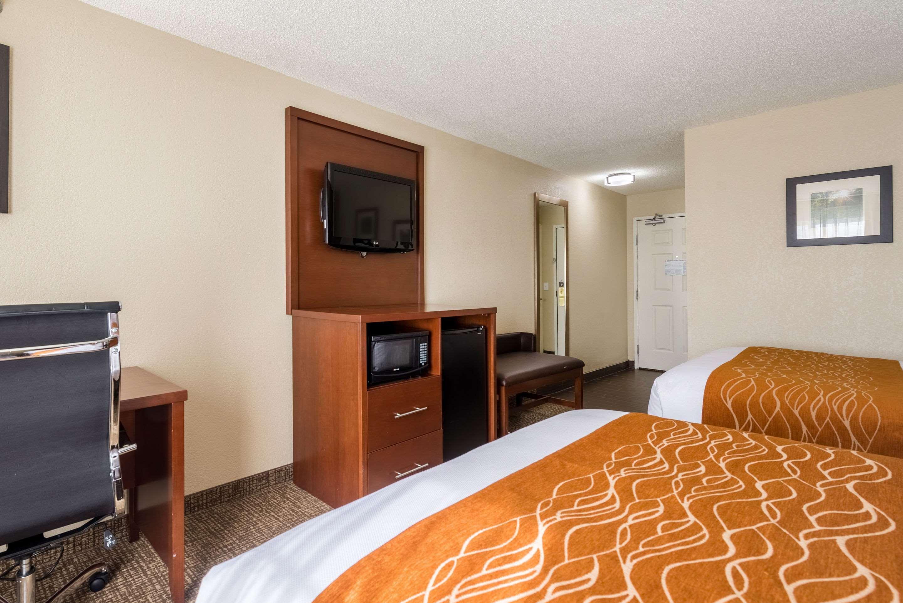 Comfort Inn & Suites Dayton North Екстериор снимка