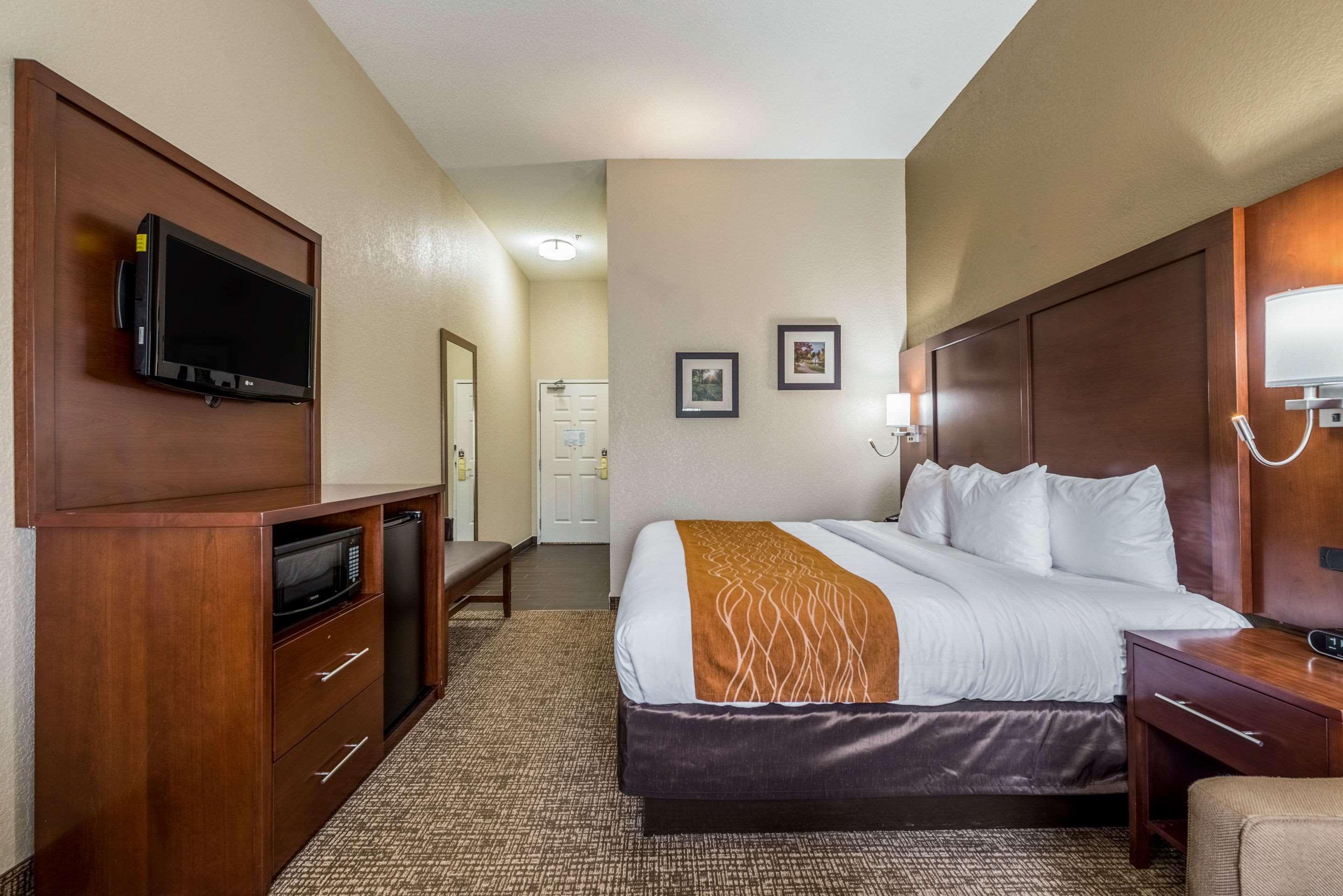 Comfort Inn & Suites Dayton North Екстериор снимка