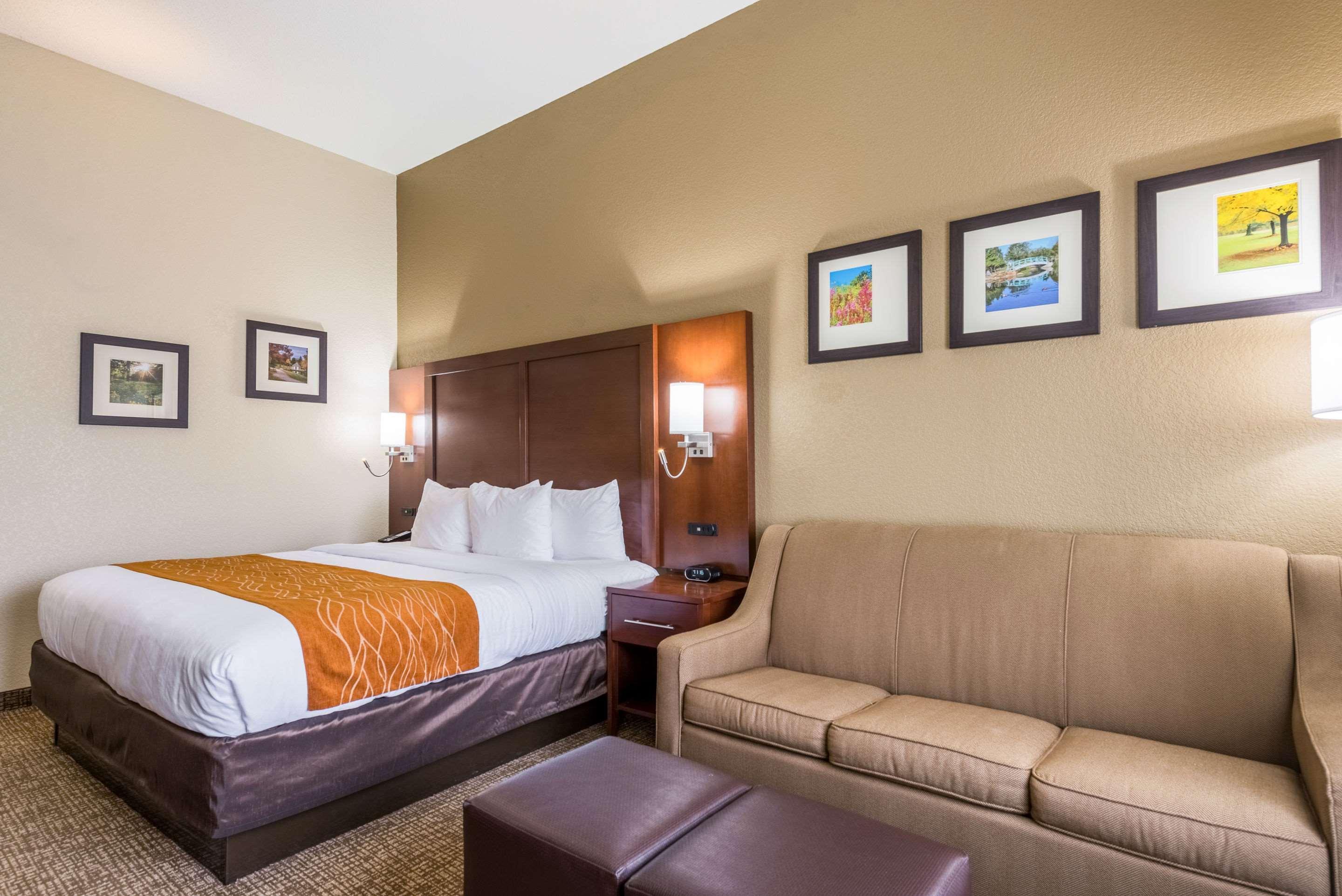 Comfort Inn & Suites Dayton North Екстериор снимка