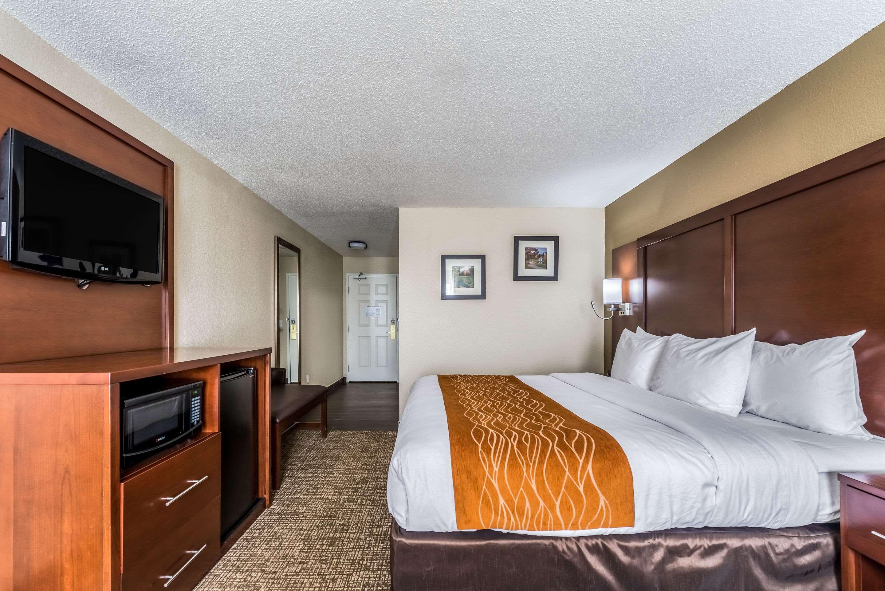 Comfort Inn & Suites Dayton North Екстериор снимка