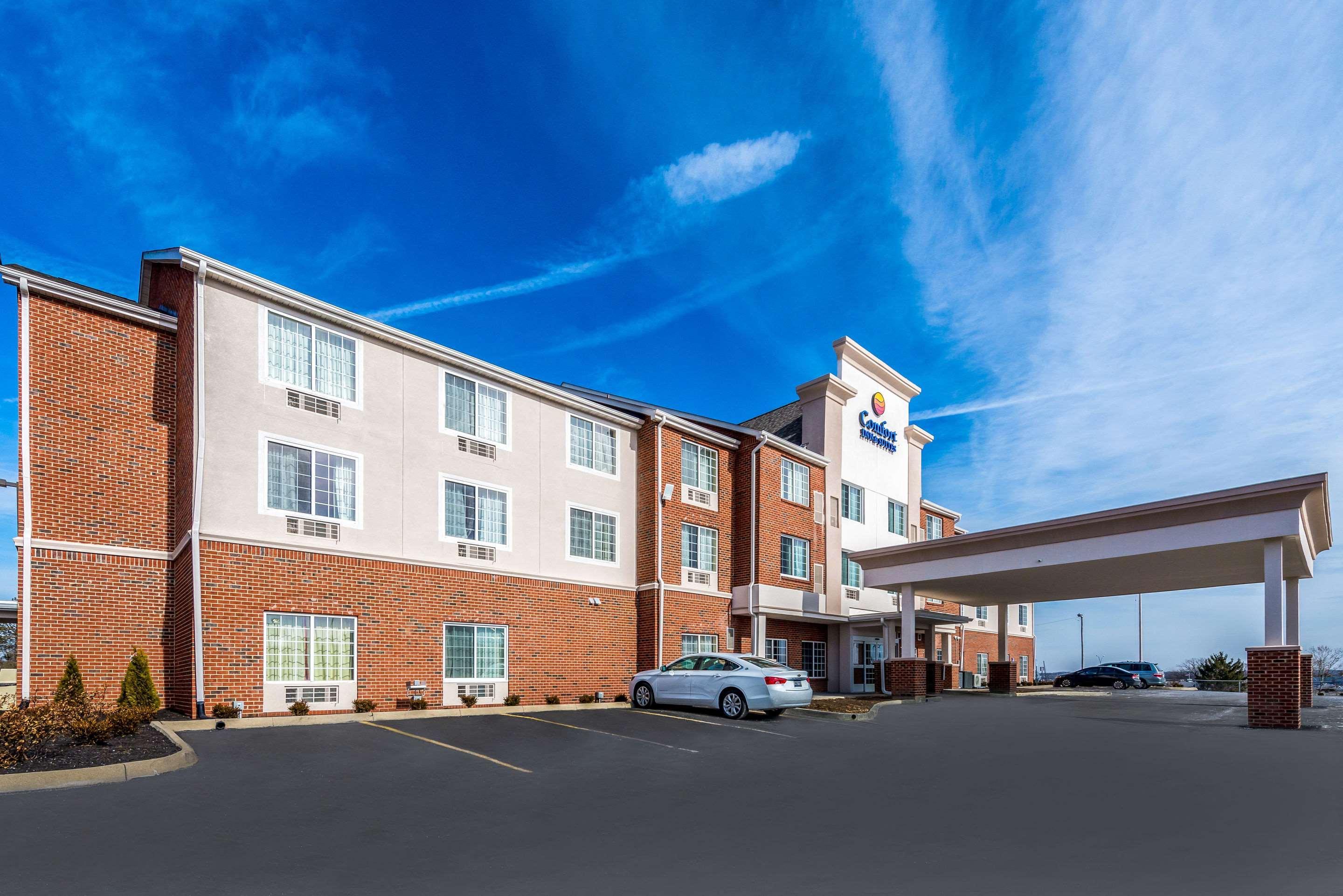 Comfort Inn & Suites Dayton North Екстериор снимка